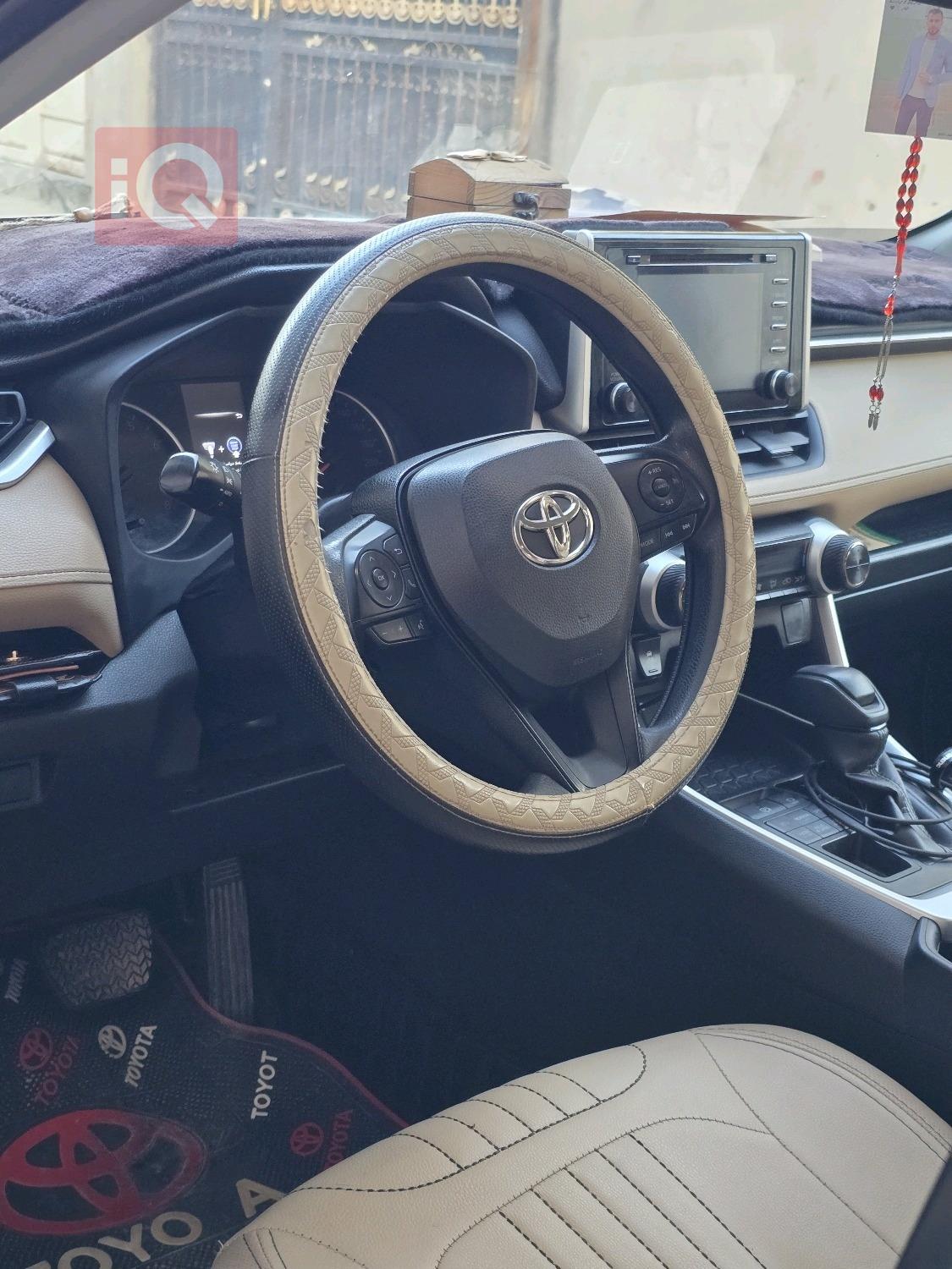 تويوتا راف 4